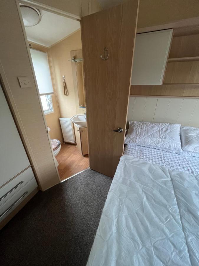 Fulmar 43 ~ Parkdean Holiday Resort グレート・ヤーマス エクステリア 写真